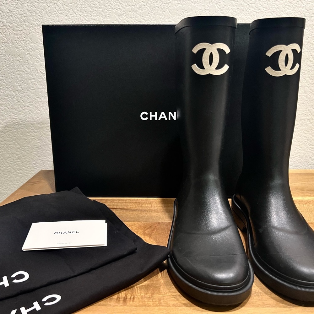 Chanel Womens Rain Boots Black White CC logo Size 36